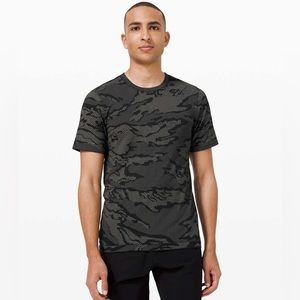 Brand New Toronto Lululemon Metal Vent Tech Breathe SS City Camo (L)